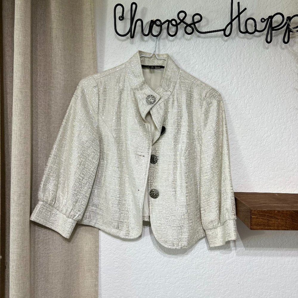 Wassimo - Women's Light Weight Pea-coat in White w/ Silver Metallic - Size XS